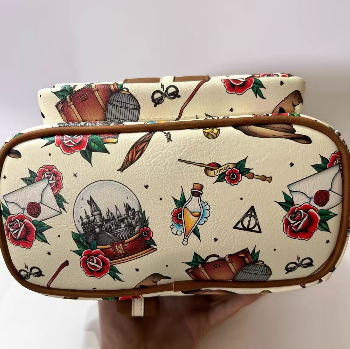 Cute Loungefly Double Strap Ba - Women Bags Collection 评论和价格